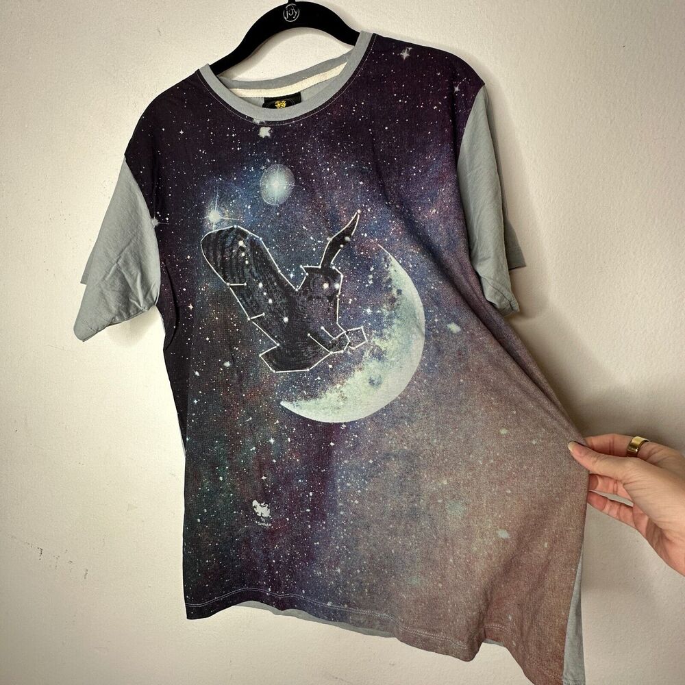 Singha Gray Multi-Color Owl Moon Graphic Tee Stars Rainbow Ltd Edition Sretsis L - Picture 6 of 12